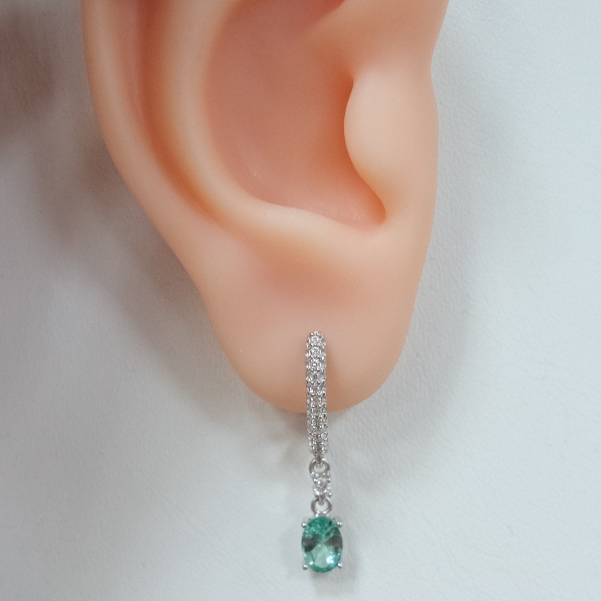 Серебряные серьги с апатитами